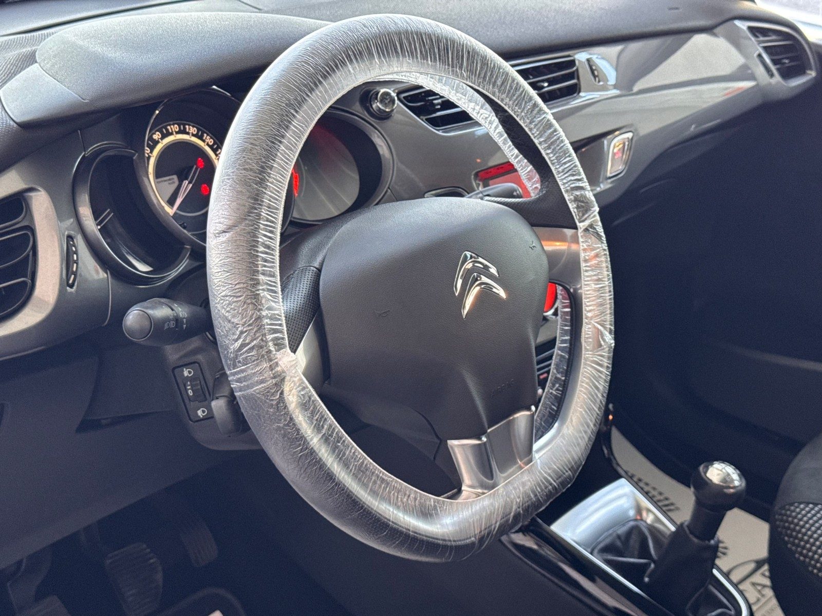 C3 1.4 HDI 70 EXCLUSIVE