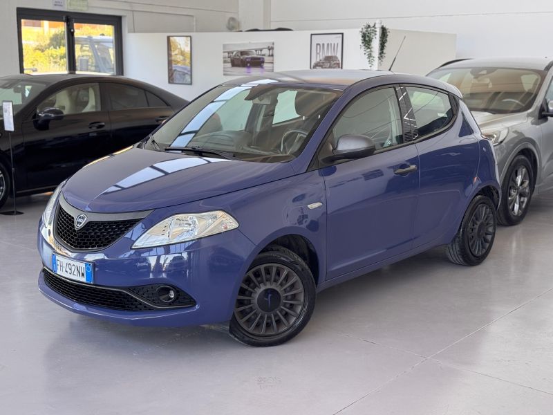 Lancia Ypsilon 1.2 69CV 5 porte Gold